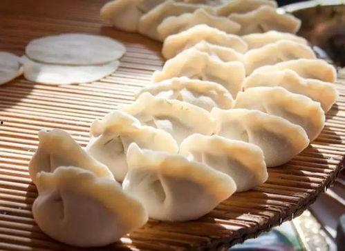足球吃瓜吃饺子视频